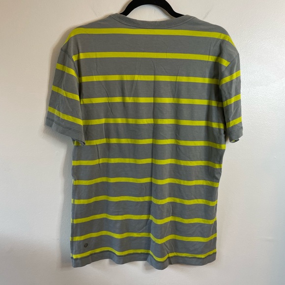 Lululemon Mens 5 Year Basic Short Sleeve Medium Core Grey Split Pea Green Stripe - Picture 5 of 10